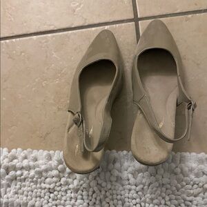 AEROSOLES Beige Slingback Heels